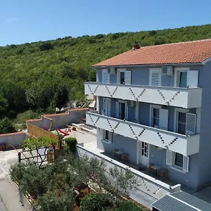 L&r , Vrh (Krk) Horvátország